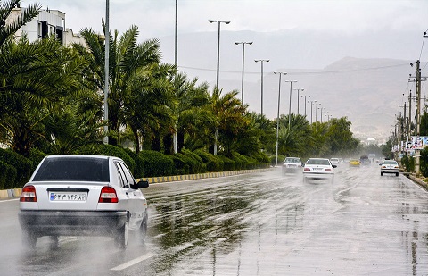 رانندگی در هوای بارانی و لغزنده